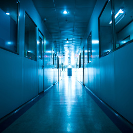 年轻护士的逃亡:眼病医院的秘密(图1) 逃出病房_病人逃出医院_逃出眼病医院