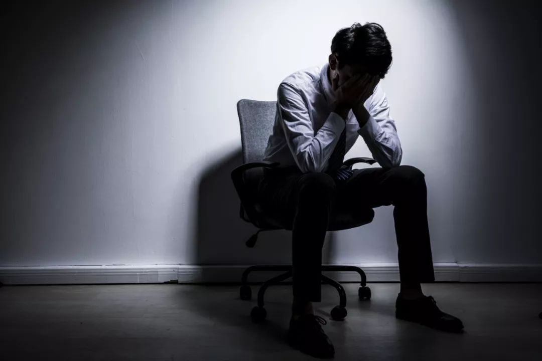 抓狂一族游戏_抓狂一族摆脱老板_抓狂一族