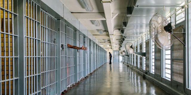 监狱逃亡手机游戏大全_监狱逃亡 手机游戏_监狱逃亡手机游戏叫什么
