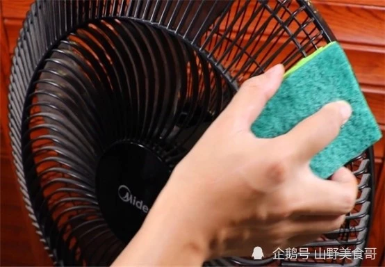 黑鲨背夹散热pro风扇有杂音_黑鲨背夹风扇异响_黑鲨游戏手机内部风扇异响