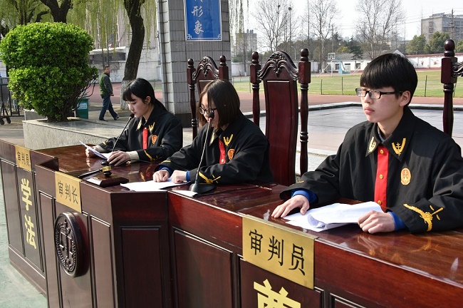 法官游戏_模拟法官手机游戏下载_模拟法官判案的游戏