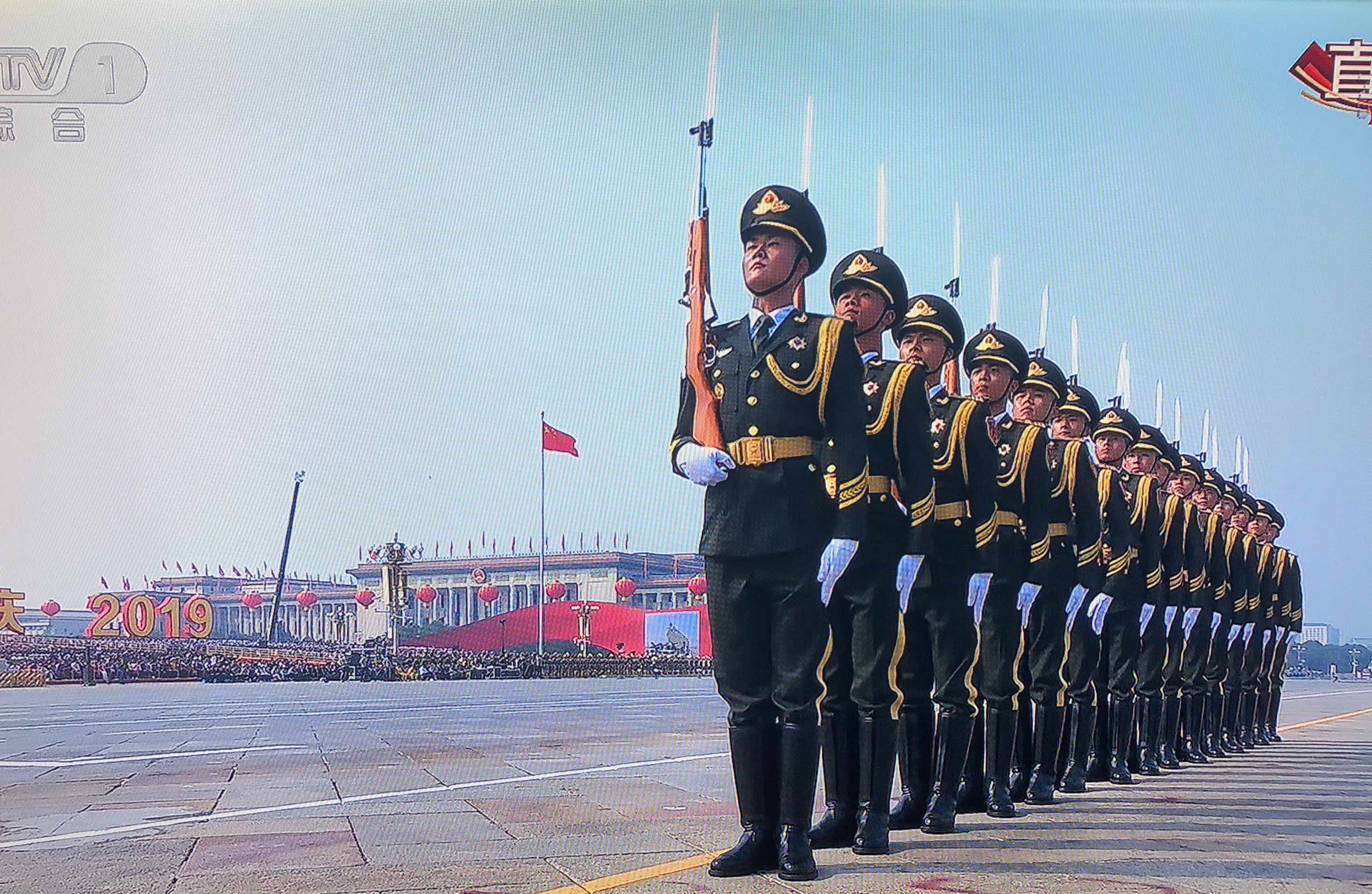 70周年阅兵吗_阅兵仪式100周年_阅兵周年庆能去现场看吗