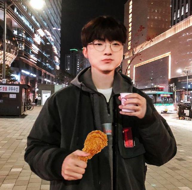 能炸鸡玩推荐手机游戏有哪些_炸鸡小游戏_炸鸡也能玩的手机游戏推荐