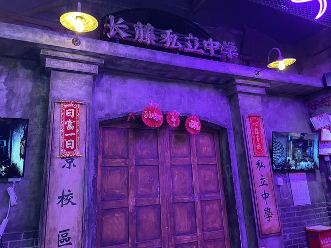恐怖老外手机做游戏用什么软件_老外玩恐怖游戏打爆电脑_老外用手机做恐怖游戏