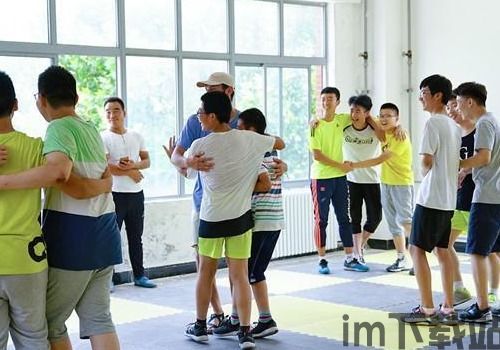 暴爽疯狂赛车无限金币破解版10000钻石 (图3) 暴爽疯狂赛车无限金币破解版10000钻石 (图3)
